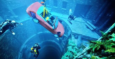 Затонуле місто: найглибший басейн у світі вражає туристів (відео)