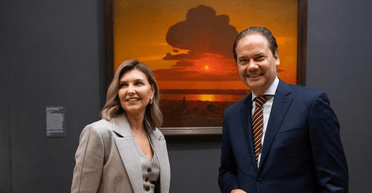 Олена Зеленська в нюдовому костюмі-трійці відвідала Метрополітен-музей (фото)