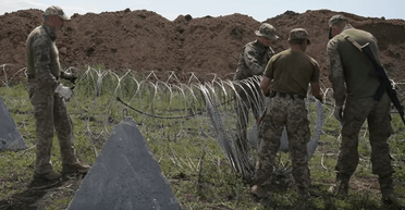 Новые фортификации под Покровском: в ВСУ показали, как их строят (видео)