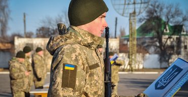 Мобілізація із виїздом чоловіків. Як залишитися вільною країною – і не послабити армію