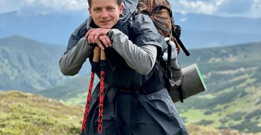 Замість квітів - іграшки: дружина Ворожка розповіла, як прощатимуться з блогером (відео)