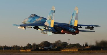 "Символ несокрушимости": Воздушные силы показали кадры работы пилотов в честь Дня авиации (видео)