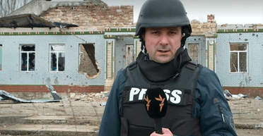 Целили по надписи PRESS: военный журналист попал под артобстрел ВС РФ под Работиным