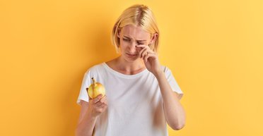 Як порізати цибулю і не розплакатися: 8 корисних лайфхаків