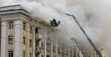 Погибли дети и сотрудница "Укрзалізниці": что известно о масштабном ударе по Днепру (видео)