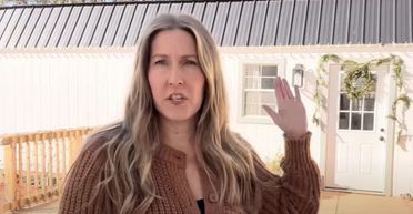 Жінка зробила із сараю розкішний будинок, про який мріють мільйони: що всередині (фото)