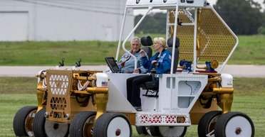 Астронавти їздитимуть Місяцем на "автомобілі": NASA показало, яким він буде (фото)