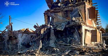 Ракетный удар по Киевской области: в ГСЧС показали разрушительные последствия обстрела ВС РФ (фото)