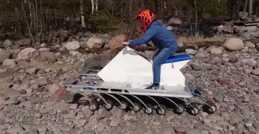 У Фінляндії створили незвичайний 18-колісний всюдихід для бездоріжжя (відео)