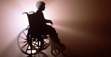 С другой стороны жизни. Здоровый больного чаще всего понимает только на словах