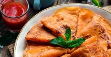 Блины на томатном соке: рецепт оригинально и яркого блюда