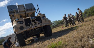 Армия США испытала беспилотную систему, стреляющую ракетами по кораблям