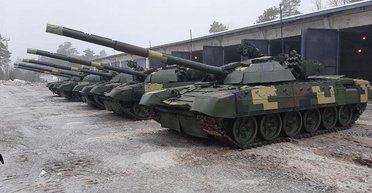 В Донецкой области танкисты прямой наводкой в ​​упор уничтожили фортификации ВС РФ (видео)