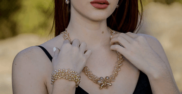 Рецепт катастрофи: дружина фермера випадково згодувала буйволу золоте кольє (відео)