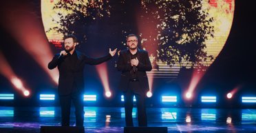 "Україна переможе". На YUNА победно спели Пономарев с Хомой, но Skofka с "Чути гімн" не появился