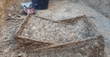 В Германии в могиле женщины нашли 1400-летний складной стул (фото)