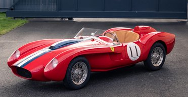 Детская машинка Ferrari ушла с молотка по цене настоящего суперкара (фото)