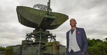 Миллионер запустил "радар НЛО": база ВВС стала центром охоты на инопланетян (фото)