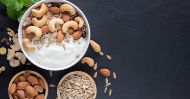 8 орехов и семян, которые вернут коже молодость и сияние