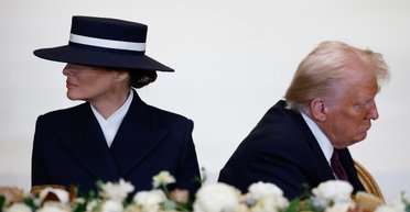 Експертка розповіла, як змінилася мова тіла Меланії Трамп та її чоловіка