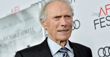 94-річний Клінт Іствуд спровокував чутки про новий роман (фото)