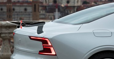 Майбутні автомобілі Volvo отримають незвичайний гнучкий спойлер (фото)