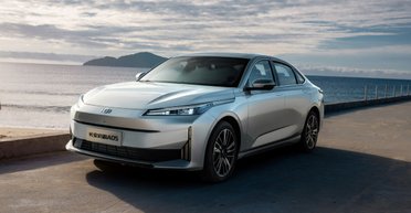 Цена $12 300 и 6,8 с до сотни: в Китае представили экономичный спортивный седан (фото)