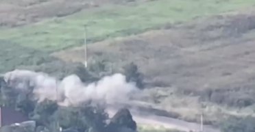 "Як FPV-ювеліри": прикордонники знищили дроном КАМАЗ росіян (відео)