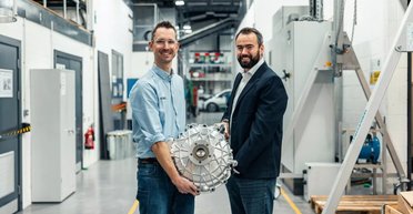 Інноваційна технологія Mercedes дає змогу випускати авто без задніх гальм (фото)