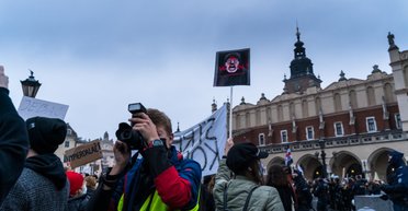 На межі небезпечних змін. За що Брюссель покарав Польщу і чи приведе це до розпаду ЄС