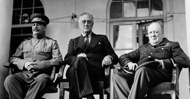 "Старая школа". Как Трамп и Путин решают судьбу слабых стран по конспектам Сталина и Черчилля