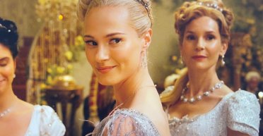 Зірка "Бріджертонів" Джессіка Медсен зізналася, що закохана в жінку