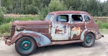 Ржавый 85-летний Chevrolet завелся и поехал после полувекового простоя на Аляске (видео)