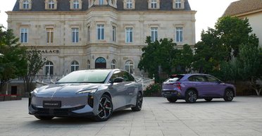 На европейский рынок вышли премиальные электрокары с запасом хода 600 км (фото)