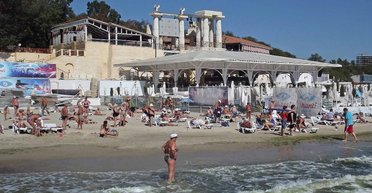 "Завоняет как протухший бульон": эколог рассказал об условиях отдыха на пляжах Одессы летом