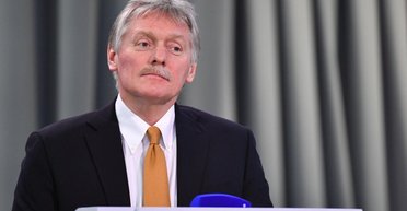 Обвинил в воровстве: Песков пообещал ответить ЕС на помощь Украине замороженными активами РФ