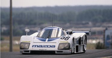 Легенда 90-х: найуспішнішу гоночну Mazda повернули до життя (відео)