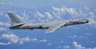 Інтерес до Арктики: китайські ракетоносці H-6 вперше з'явилися біля берегів Аляски