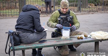 Правоохоронці викрили угруповання, яке продавало боєприпаси та зброю з фронту (фото, відео)