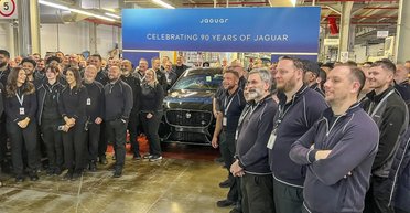 Знаменитый британский производитель полностью прекратил выпуск авто: известна причина (фото)