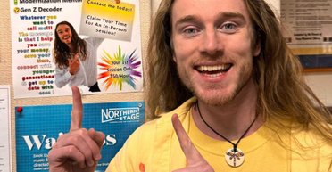 Гонорар 50 доларів за годину: хлопець вигадав спосіб заробляти на допомозі літнім людям