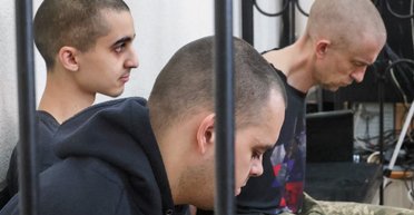 "Это — жестокий фарс", — адвокат о процессах над военнопленными в Донецке