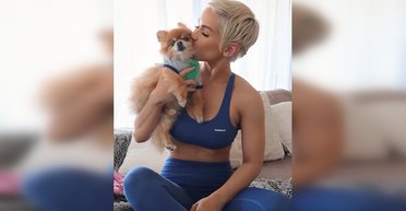 Детей сравнила с собаками: австралийскую модель критикуют за неудачное видео, — соцсети