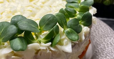 Салат із куркою, морквою по-корейськи та моцарелою: покроковий рецепт