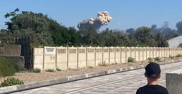 Защищался современными ПВО: в Генштабе подтвердили поражение аэродрома "Саки" в Крыму