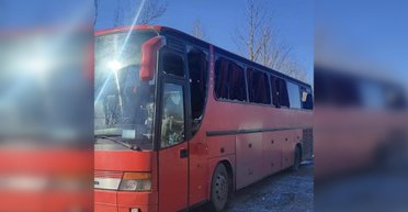 ВС РФ ударили по рейсовому автобусу под Харьковом: обновились данные о жертвах атаки (фото)
