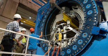 "Машина Великого вибуху" пройшла випробування із золотом: допоможе розкрити секрет першої плазми