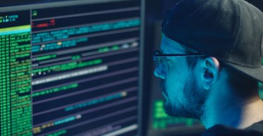 Почему российские кибератаки — не военные преступления, но криминальные