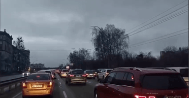 Взрывы, ПВО, заблокированные трассы – что происходит в столице утром 24 февраля