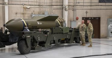 США создают противобункерную бомбу нового поколения: что известно о преемнике GBU-57